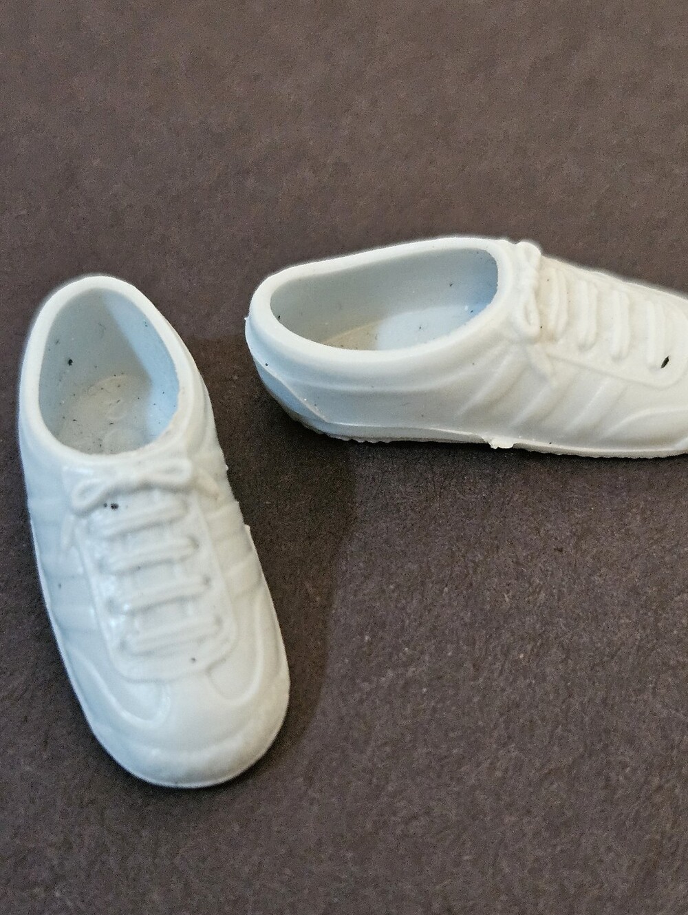 Lot of 8 Pairs Vintage Skipper Doll Sneakers Tennis Shoes ~ Assorted Colors - Picture 3 of 8
